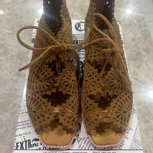 Jeffrey Campbell Espejo Lace Up Wedges - Picture 4 of 10